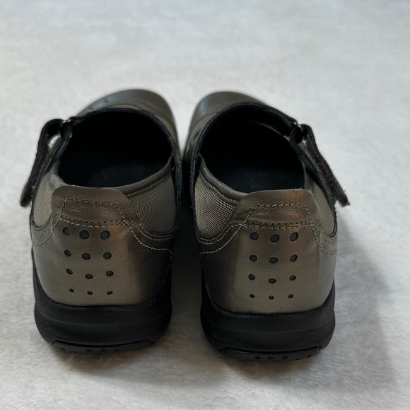 Clarks~Wave~Cruise Women's Size 7 Metallic Leather Comfort Mary Jane Shoes Flats - Picture 7 of 16